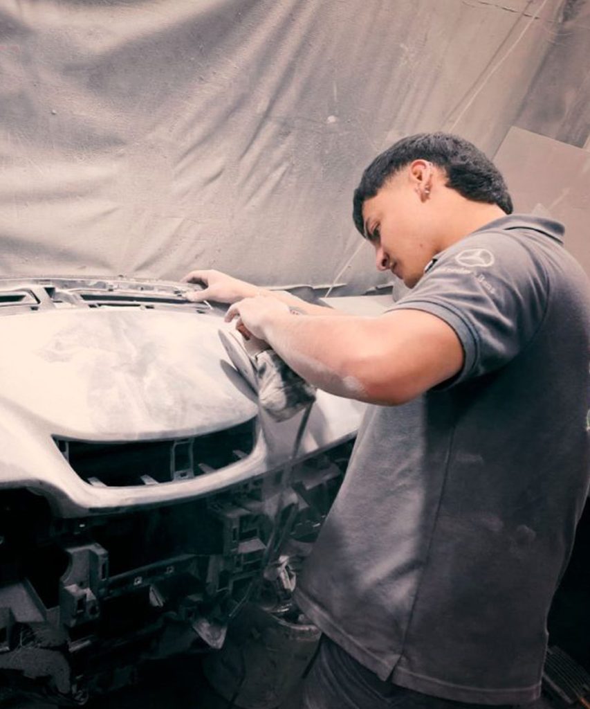 Revisión y reparación de módulo SRS automotriz